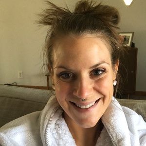 Meet your Posher, Jeanine